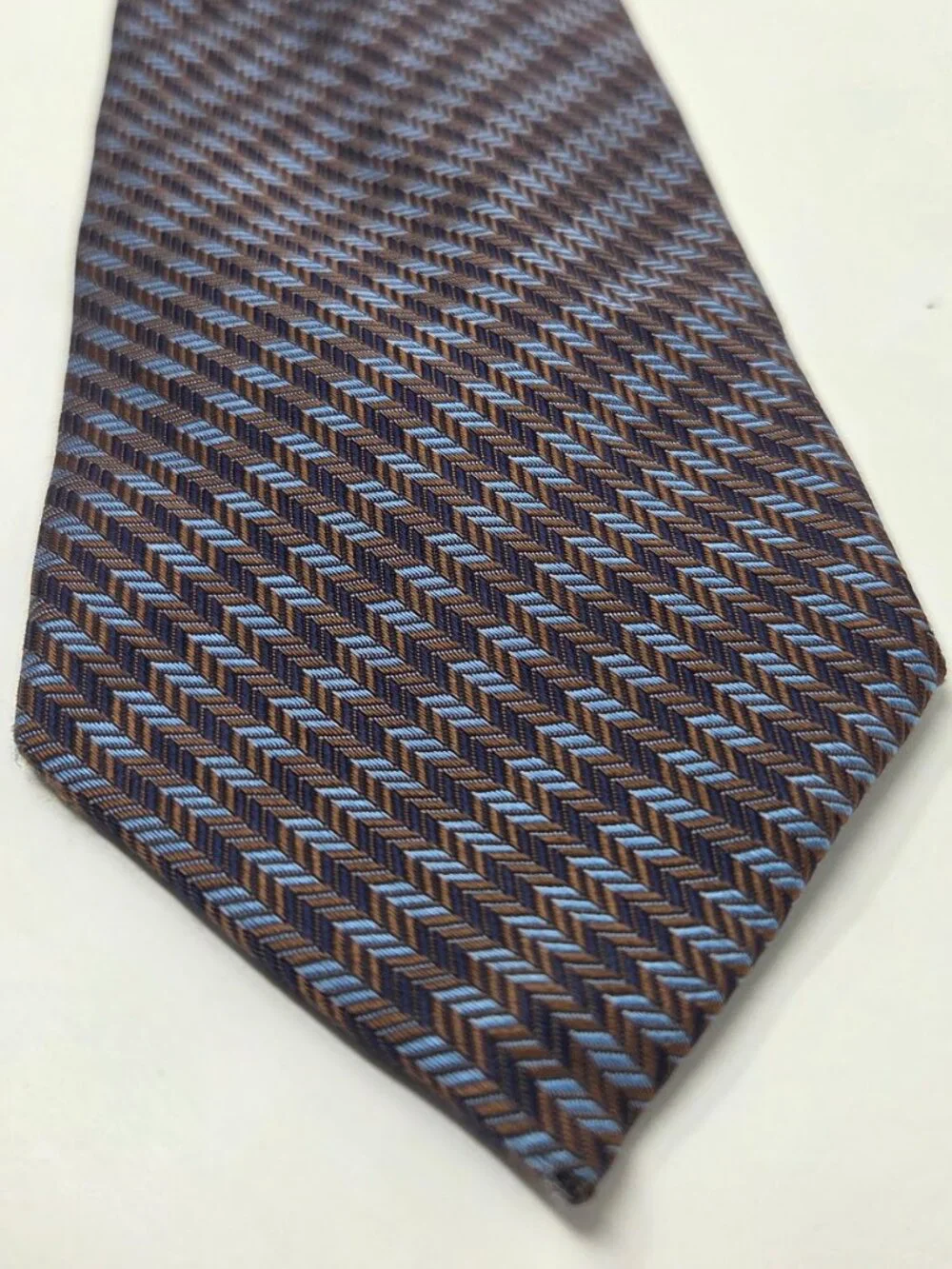 Joseph Abboud Mens 100 Percent Silk Tie 60 Inch Blue Brown Herringbone Italy